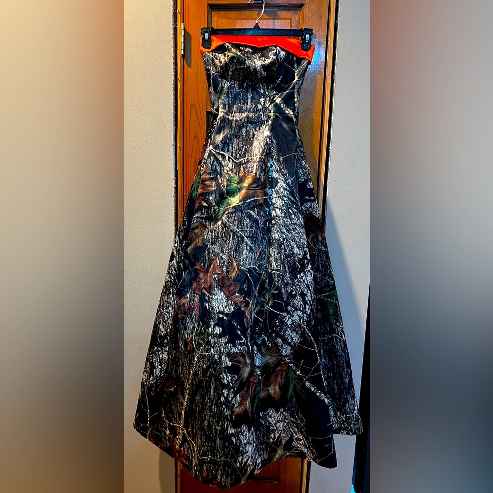 Camo Strapless Long Formal/Bridesmaid Dress, Size Small, Lace up Back